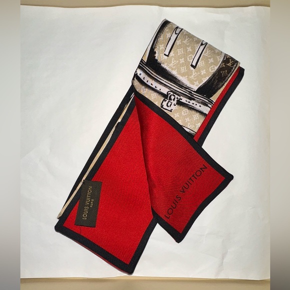 Authentic LOUIS VUITTON
Beige/Red Silk Monogram Trunks Bandeau Twilly with box! - Picture 7 of 10